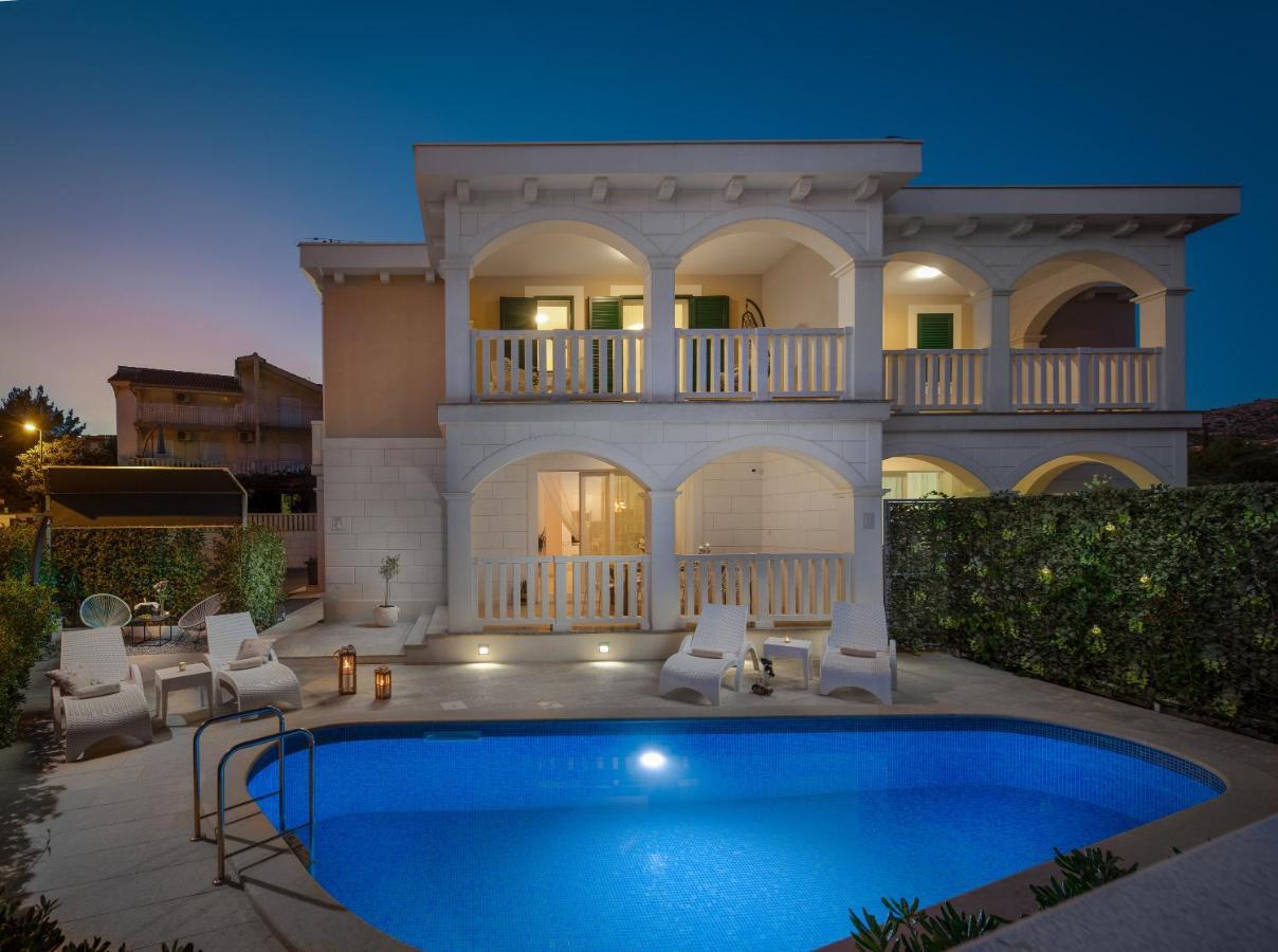 Villa Authentica With Heated Pool Гребастика Экстерьер фото