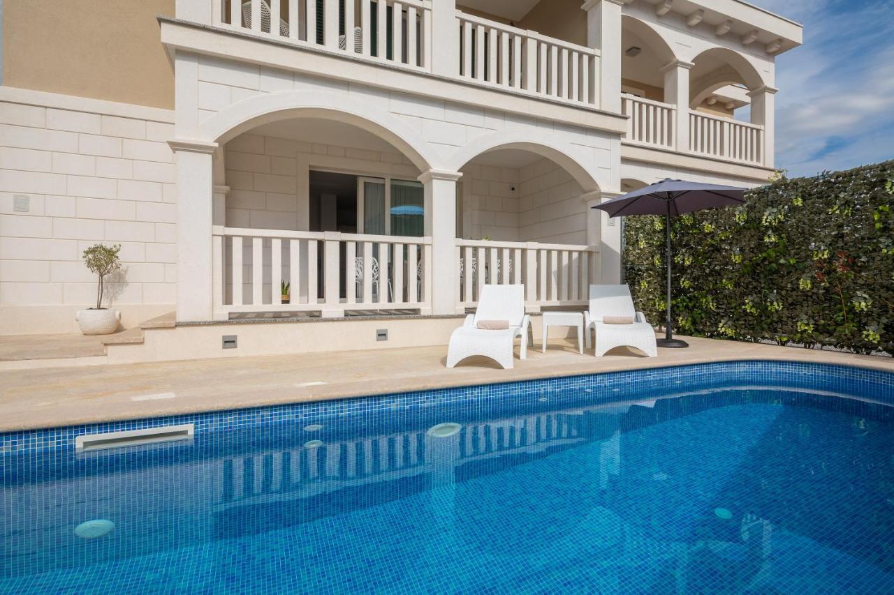 Villa Authentica With Heated Pool Гребастика Экстерьер фото