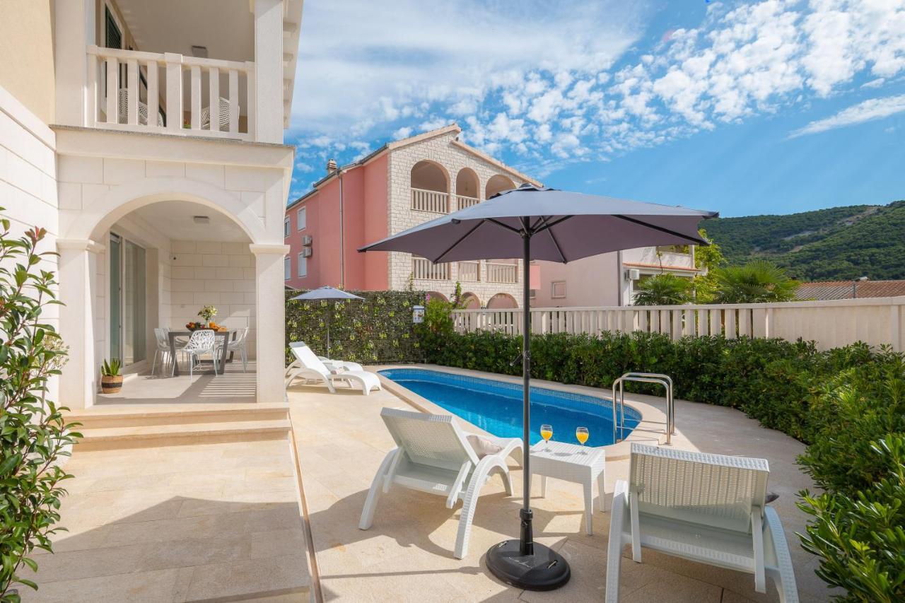 Villa Authentica With Heated Pool Гребастика Экстерьер фото