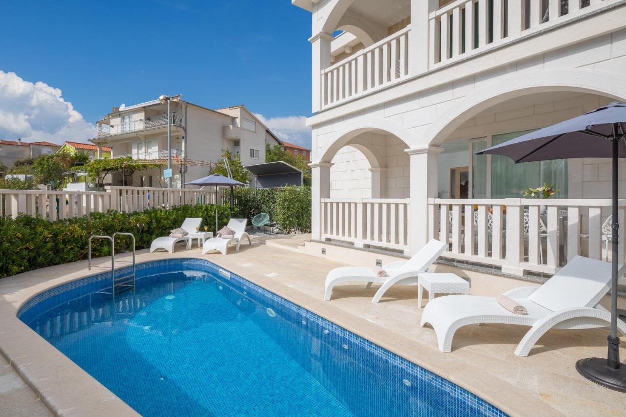 Villa Authentica With Heated Pool Гребастика Экстерьер фото