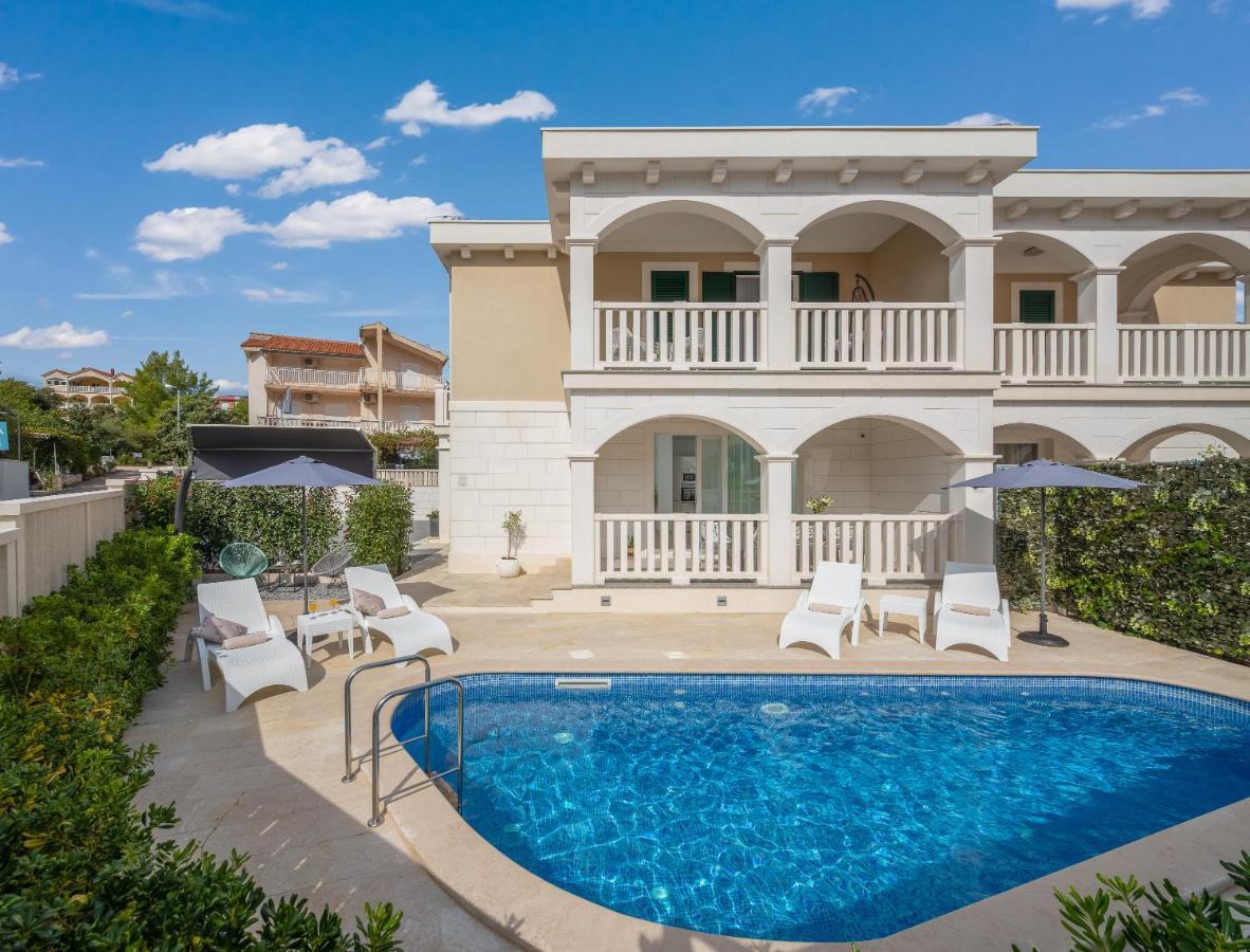 Villa Authentica With Heated Pool Гребастика Экстерьер фото